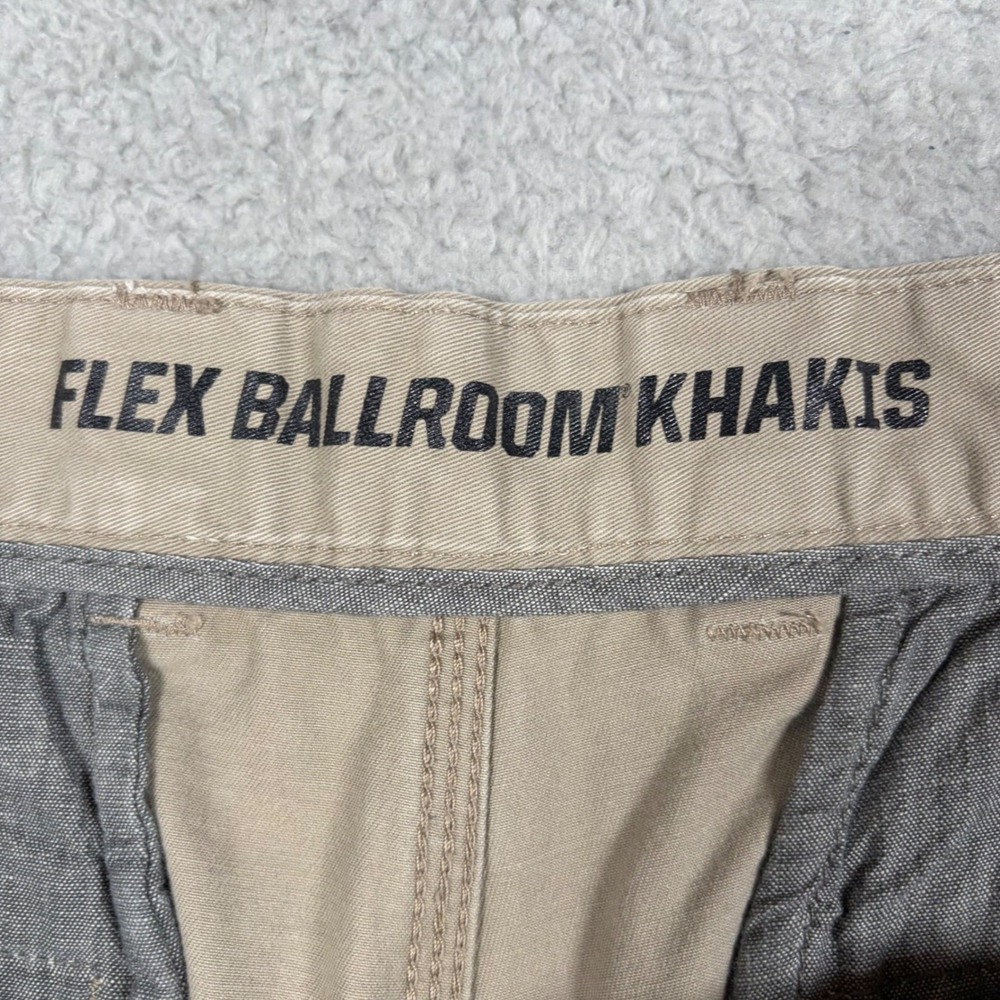 Duluth Trading Co Mens Flex Ballroom Khakis Tan Pants 40x32 Zipper Side Pocket - Picture 2 of 10
